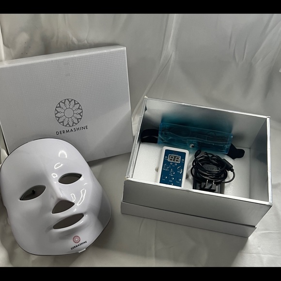 Dermashine Pro 7 Color LED Mask... - Picture 3 of 6